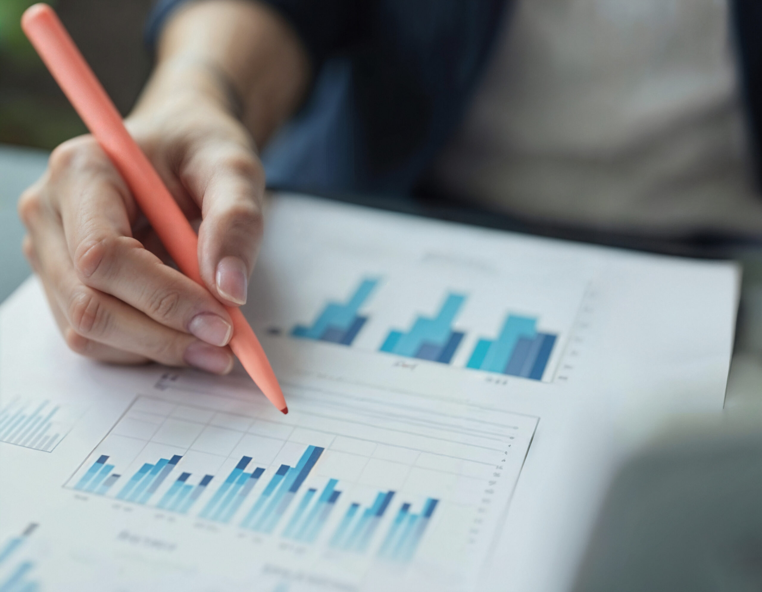 Dropshipping vs. E-commerce Tradicional: Qual Vale a Pena em 2025