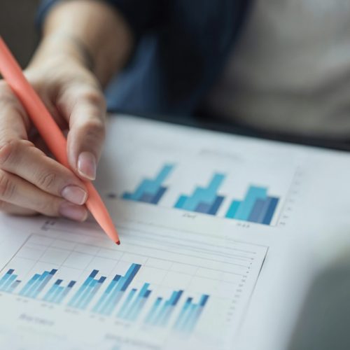 Dropshipping vs. E-commerce Tradicional: Qual Vale a Pena em 2025